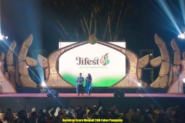 Backdrop Acara Menjadi Titik Fokus Panggung