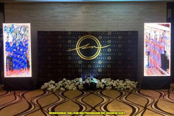 Memerhatikan Tata Letak dan Pencahayaan dari Backdrop Acara